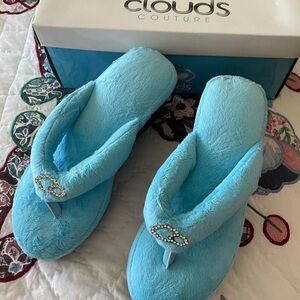 New in Box Clouds Aqua Blue Women's Slippers Rhinestone Accents Size 7